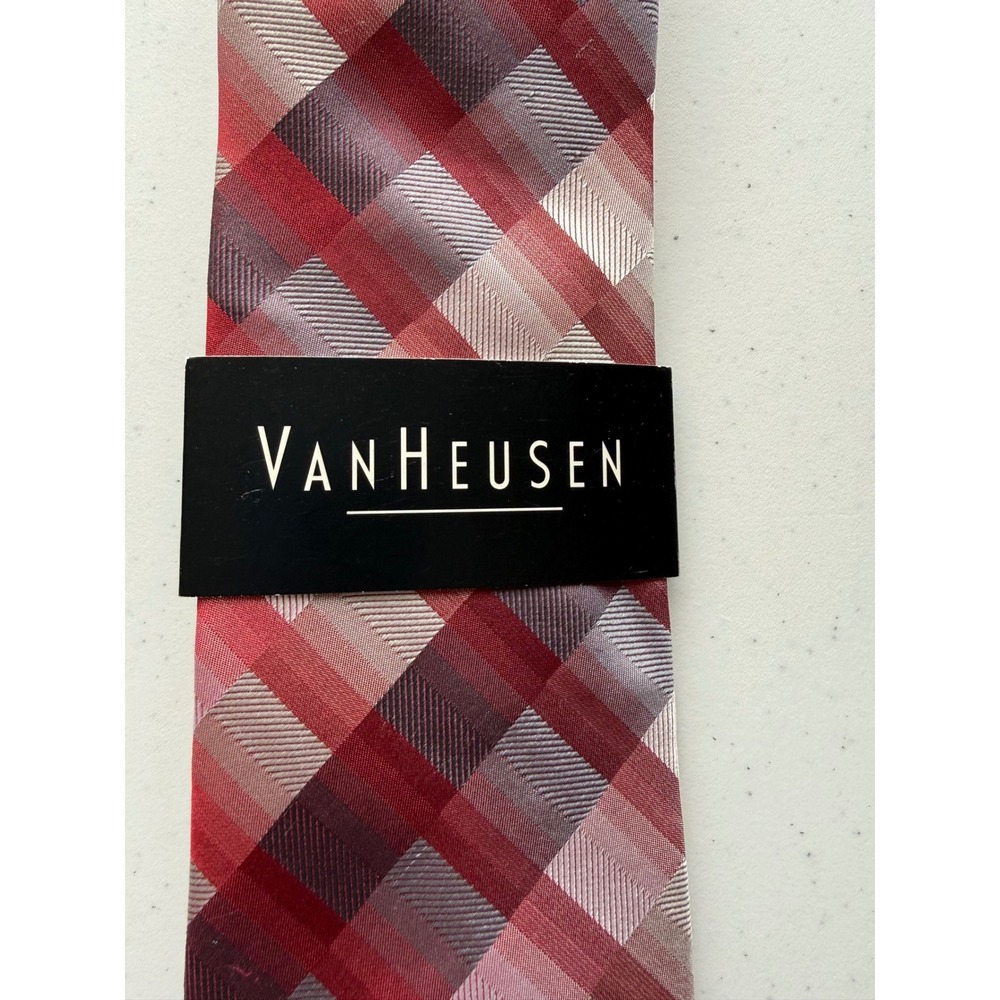 NWT Van Heusen Neck‎ Tie 100% Silk One Size NWT Red Black Plaid Stain Resistant
